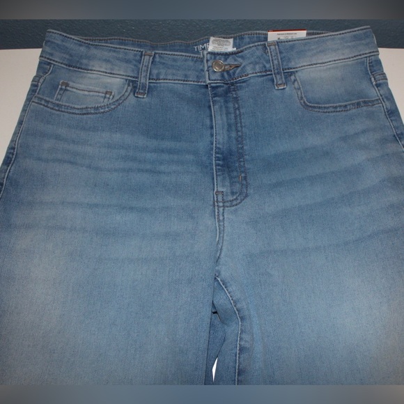 Time &’ Tru High Rise Jeans - Picture 2 of 6